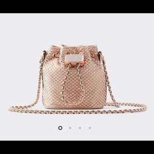 Bag color gold